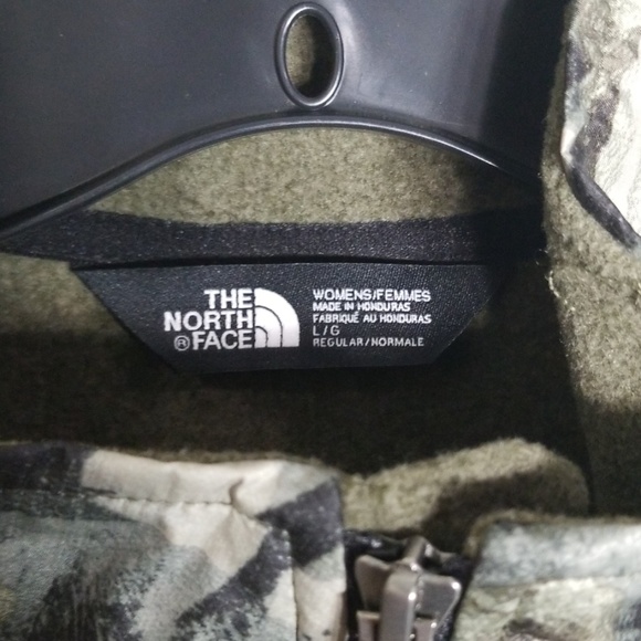 North Face Half Zip Tundra Pullover - Picture 3 of 8